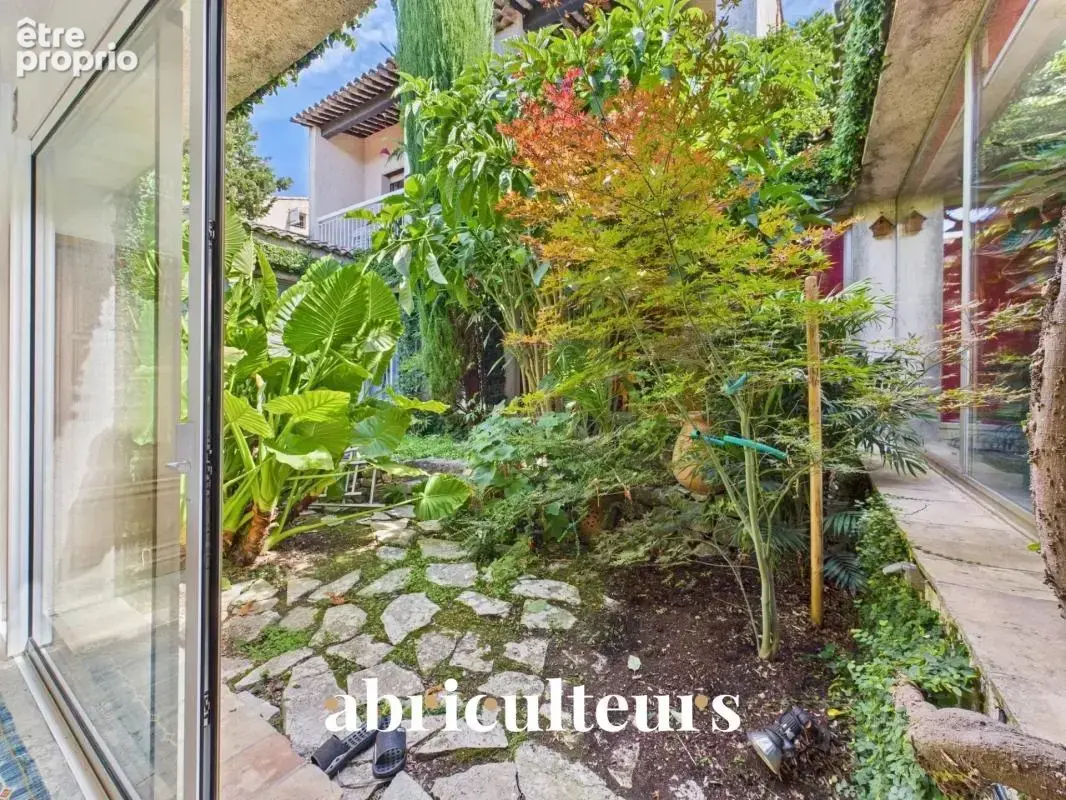 Maison familiale avec piscine et jardin avec  5 chambres en vente La Colle-sur-Loup (06480) - photo 17