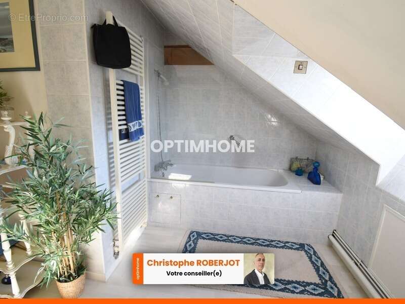 Maison à CHAMPFORGEUIL