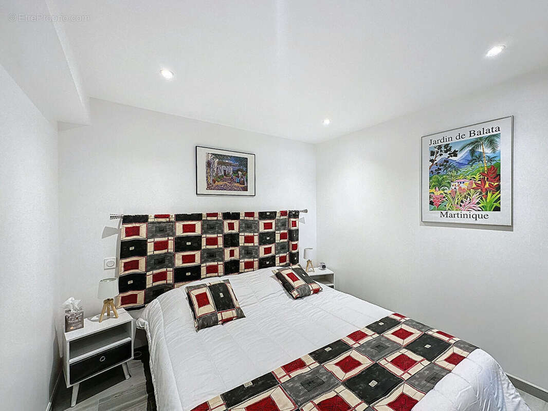 Maison à VILLECOMTAL-SUR-ARROS