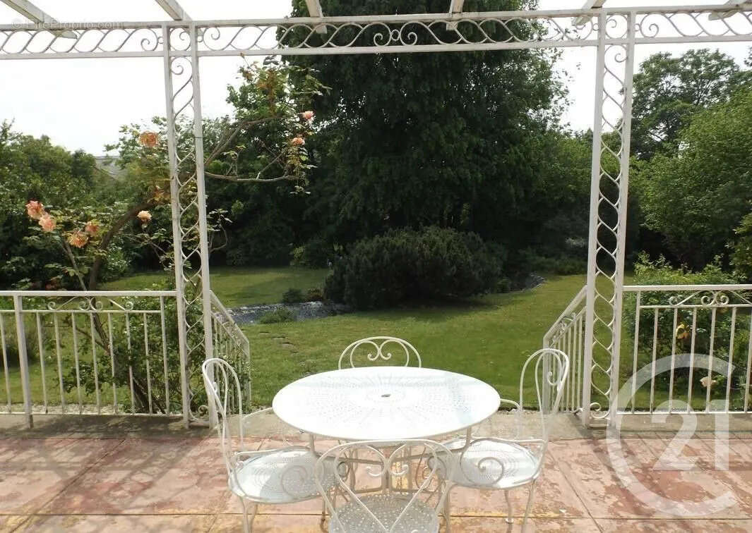 Maison à SAINT-MAUR-DES-FOSSES