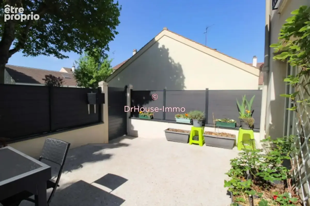 Maison 104 m² à Maurepas  - photo 1