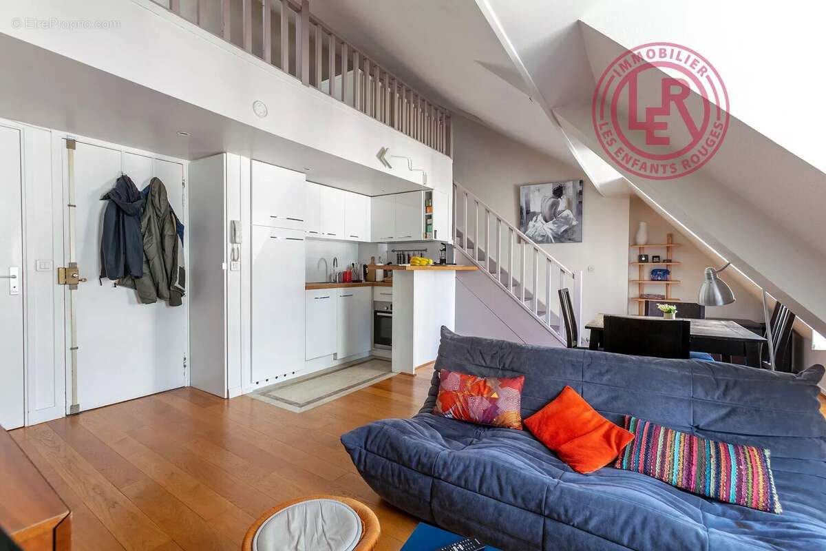 Paris 4ème - Jean Beausire - Duplex rénové en dernier étage - photo 3