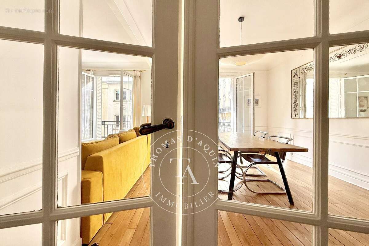 Appartement à PARIS-14E