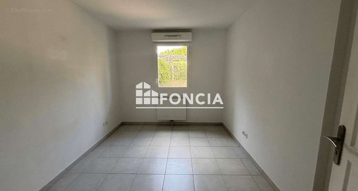 Martigues - T2 récent de 44 m² avec jardin et garage, exposition plein sud - photo 3