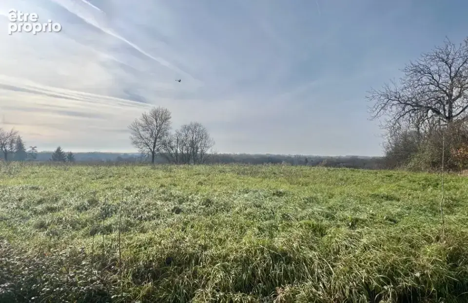 Terrain à POLLIAT
