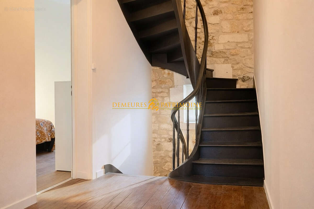 Maison à RUELLE-SUR-TOUVRE