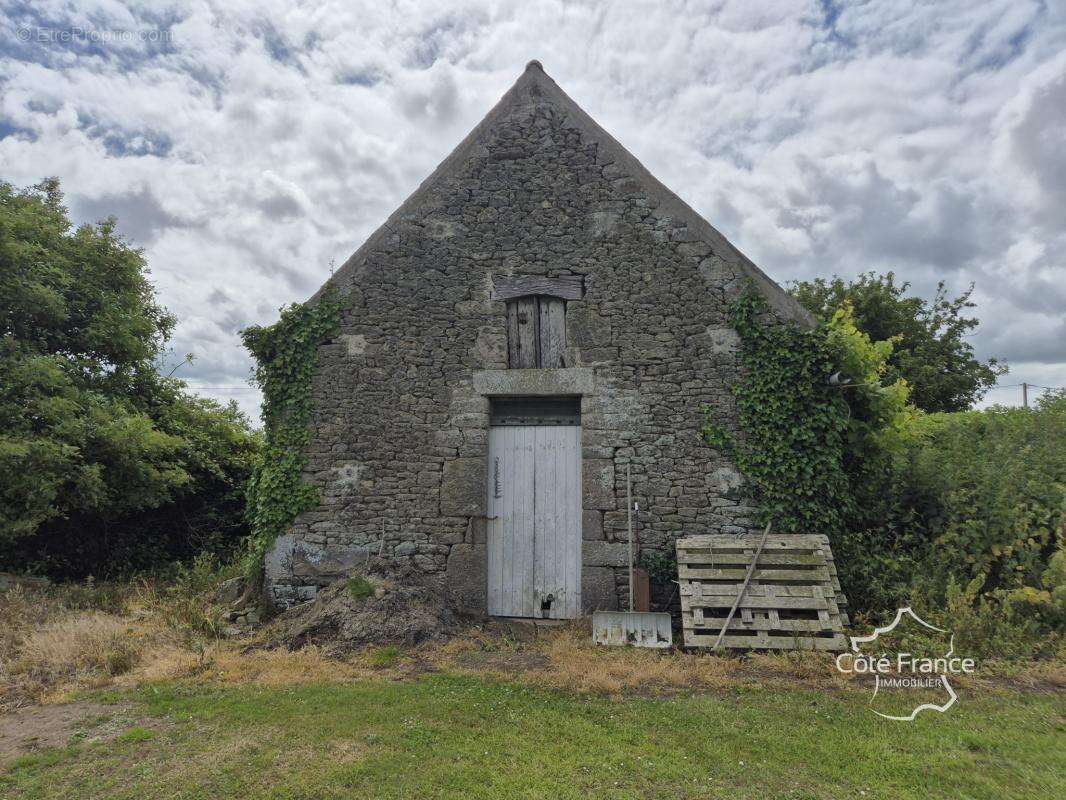 Corps de ferme 1.1 hectares - photo 9