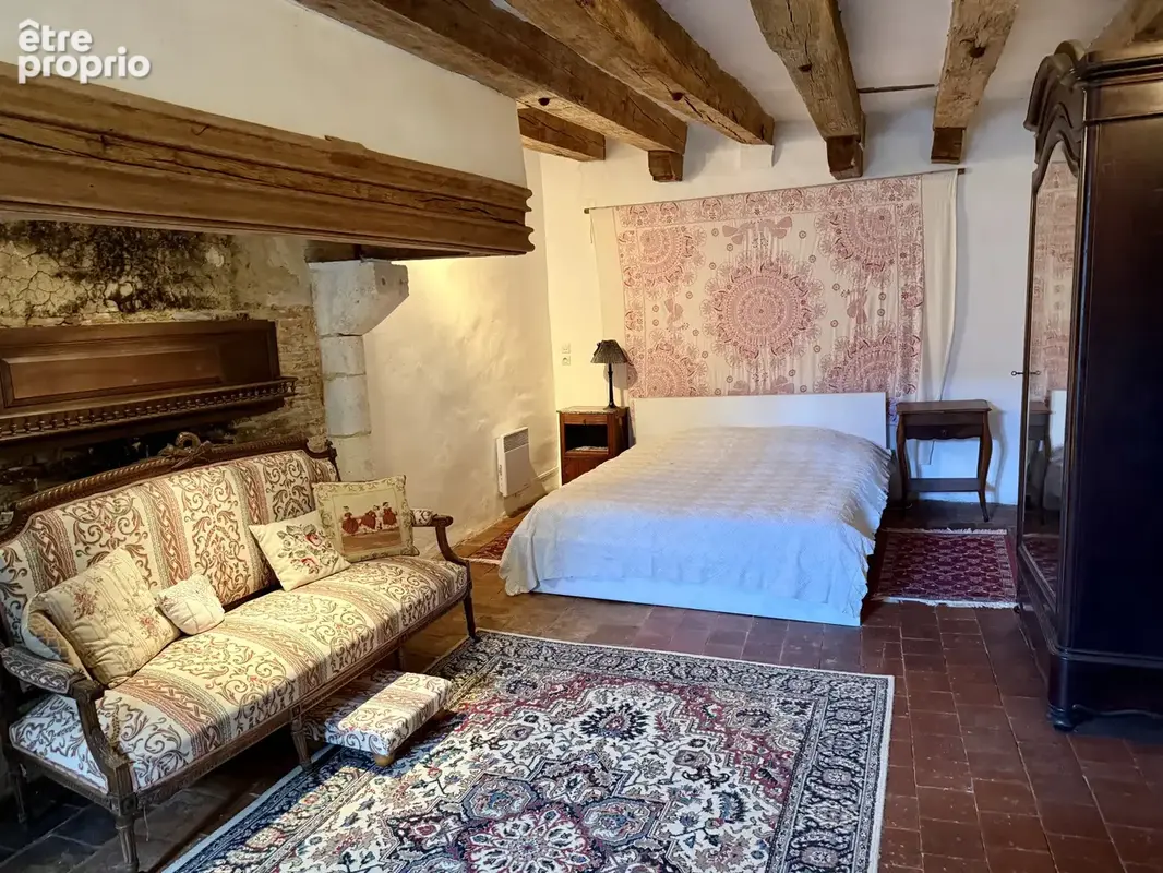 Manoir des XVᵉ & XVIᵉ siècles de 450 m2  dont 300 m2 déjà aménagés sur 880 m2 de terrain - photo 6