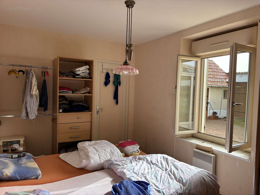 Maison à VICQ-EXEMPLET