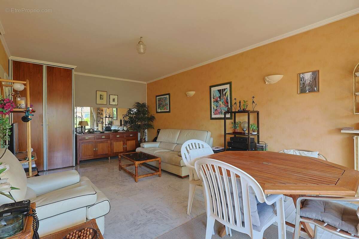 Viager occupé – juan-les-pins – spacieux 2 pièces avec grande terrasse - photo 4