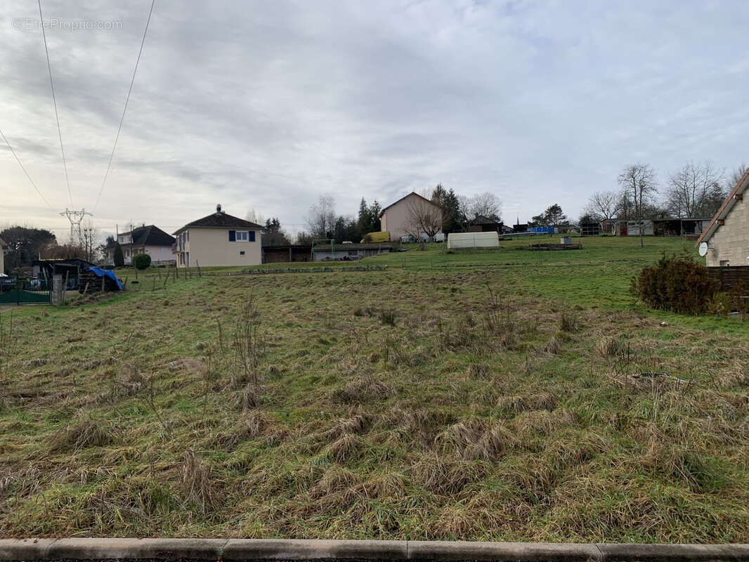Terrain à HAUTEVELLE