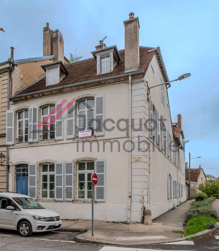Appartement à LONS-LE-SAUNIER