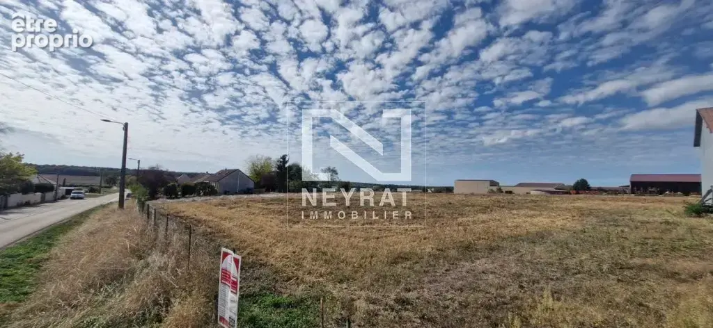 Terrain constructible non viabilisé à VILLEBICHOT (LOT 2) - photo 2