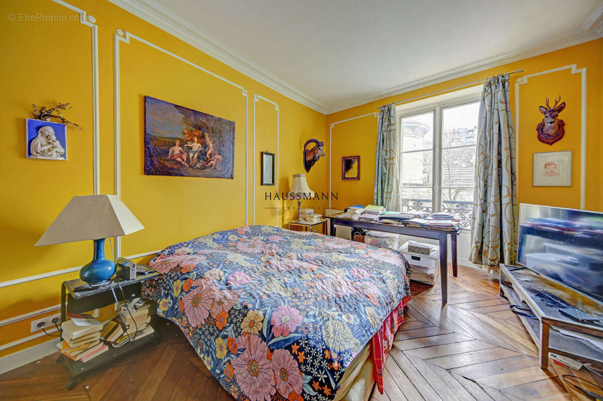 Appartement à PARIS-8E