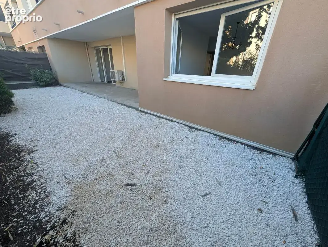 Appartement T3 RDJ avec parking centre ville au calme - photo 5