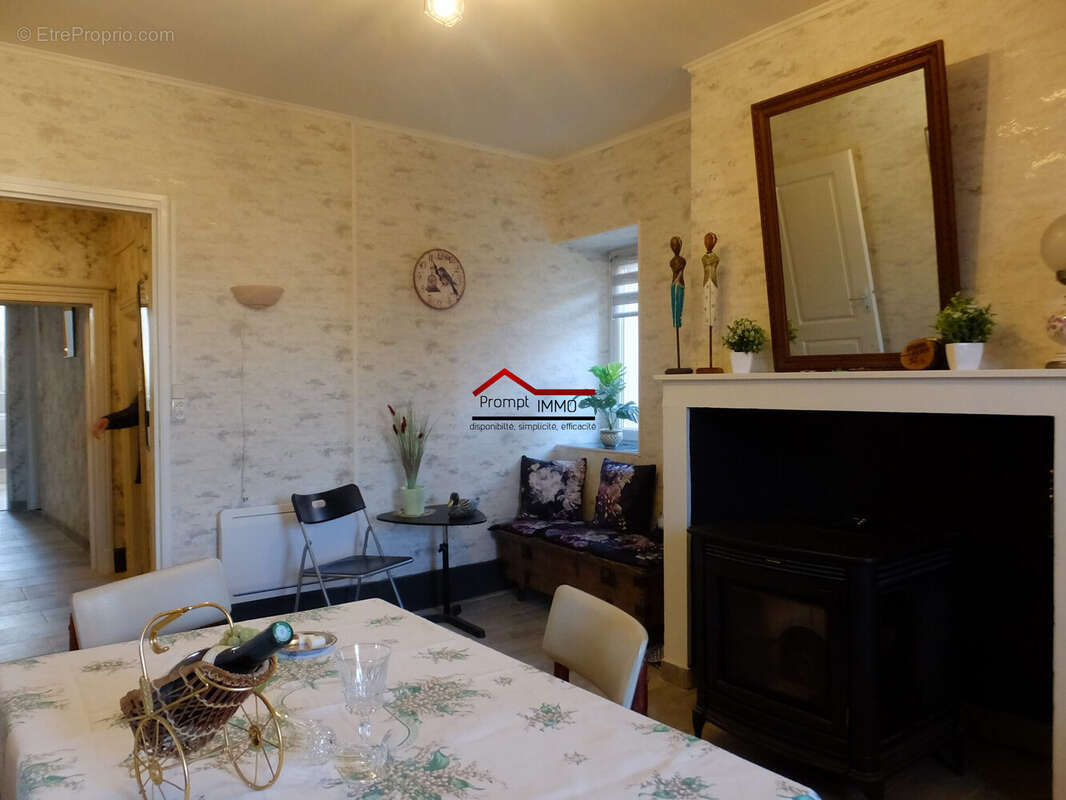 Maison à AINAY-LE-CHATEAU