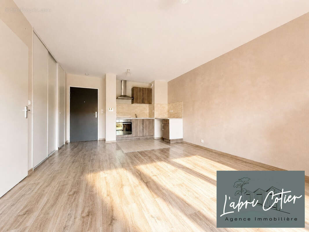 Pièce de vie - Appartement à SAINT-HILAIRE-DE-RIEZ
