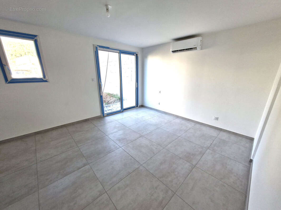 Appartement à CUERS