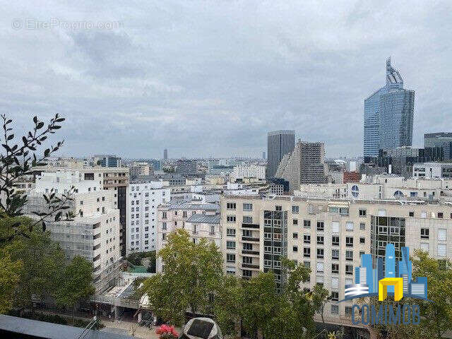 Appartement à COURBEVOIE