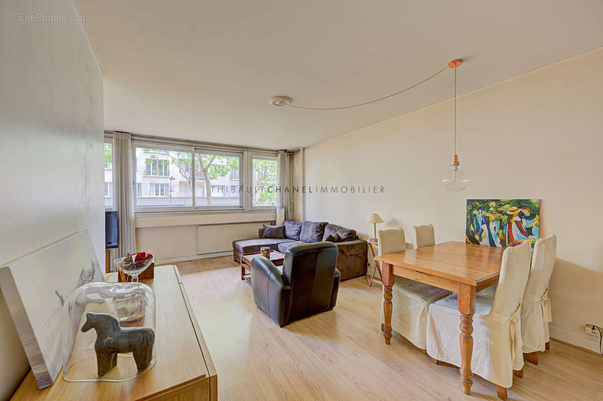 Appartement à PARIS-14E