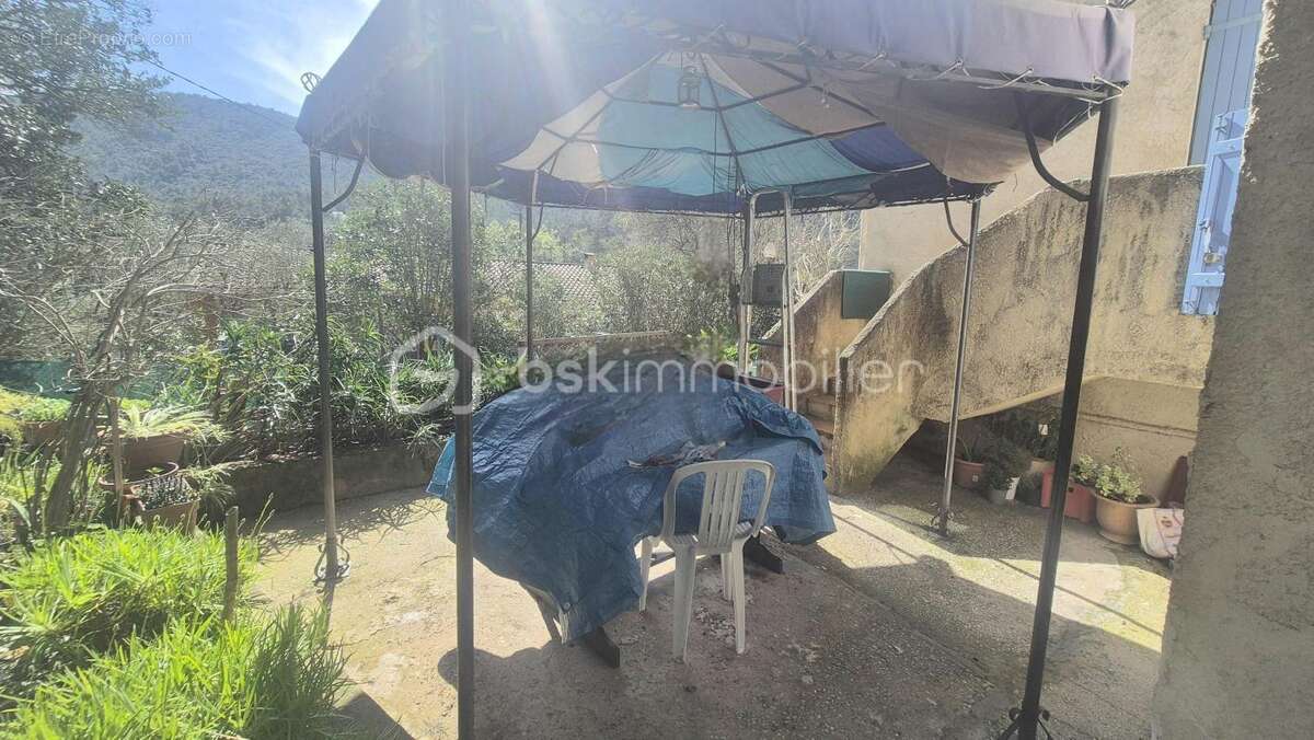 Maison à SOLLIES-TOUCAS