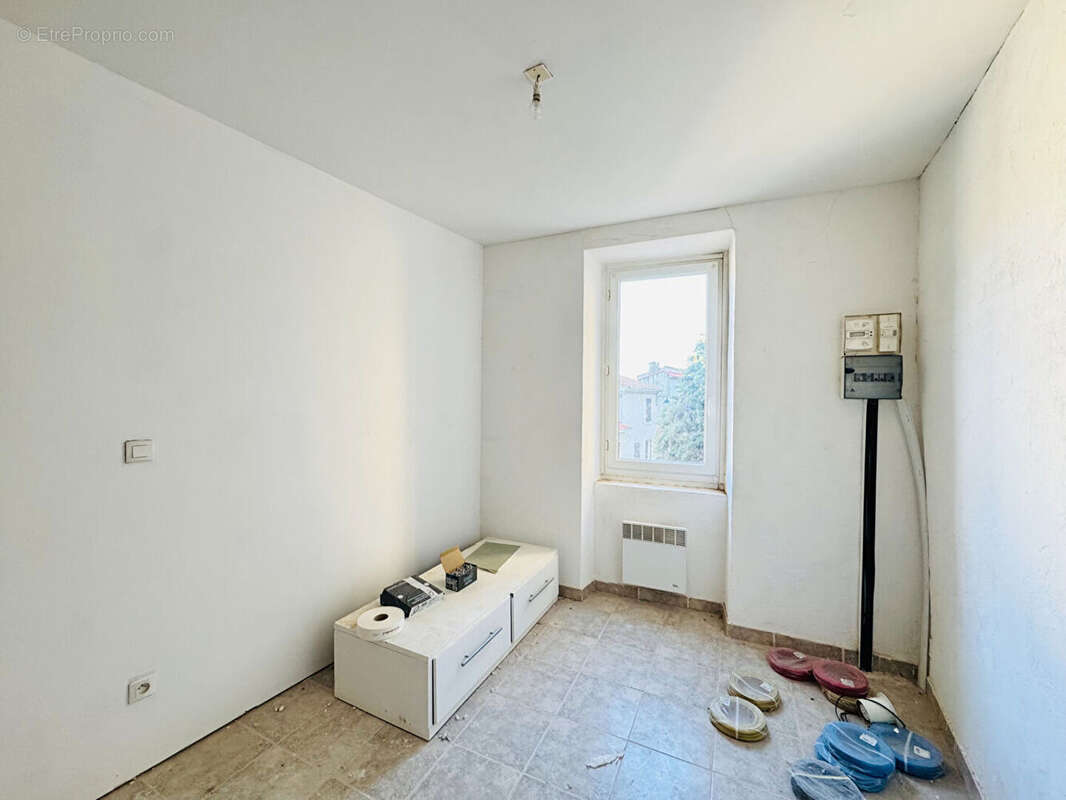 Appartement à PUISSALICON