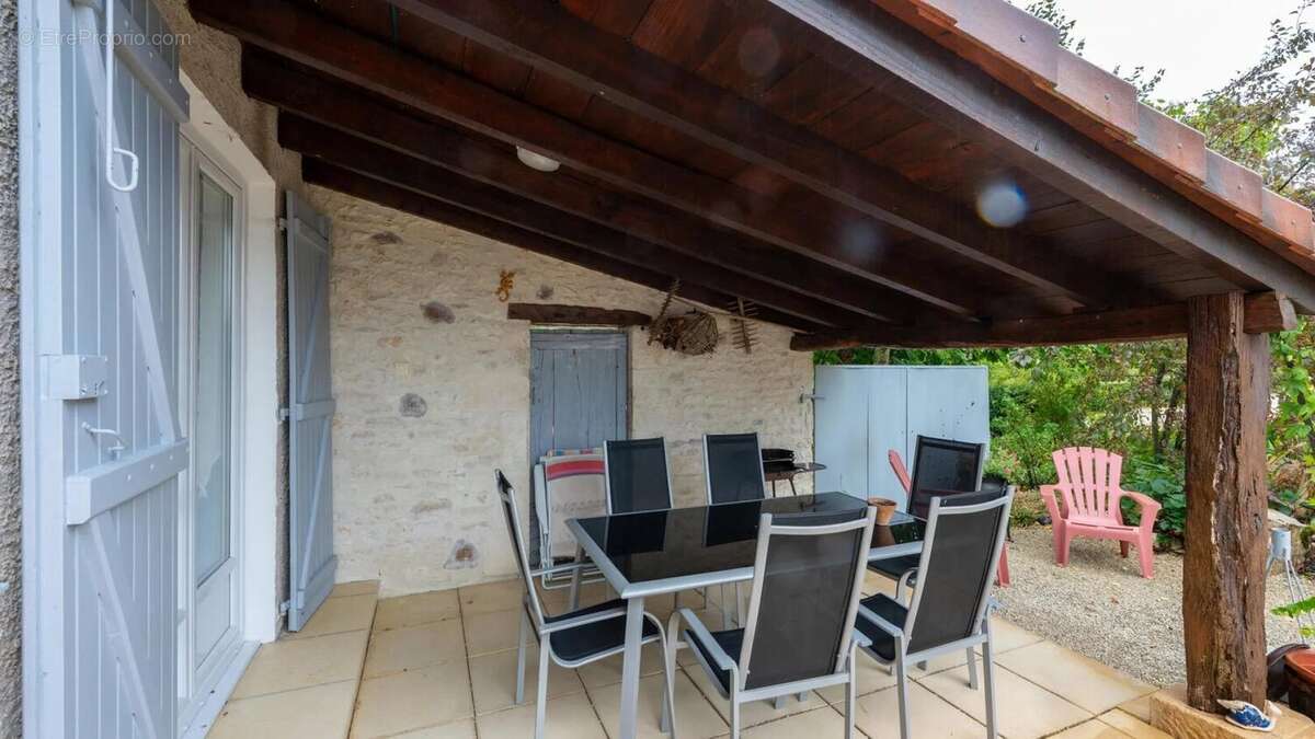 Secteur CARLUX, sur les hauteurs, Longère composée d'une maison, - photo 18