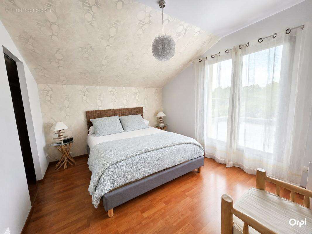 Maison à SAINT-THONAN