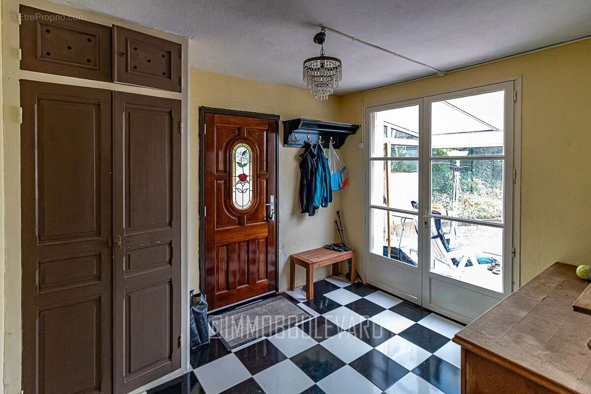 Maison à CHATEAUNEUF-LES-BAINS