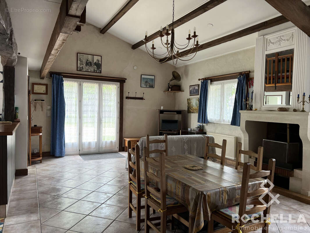 Maison à LA VERGNE