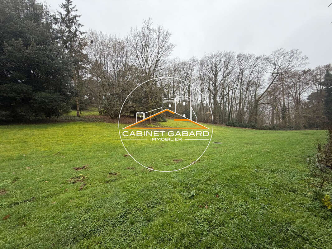 Appartement à AVRILLE