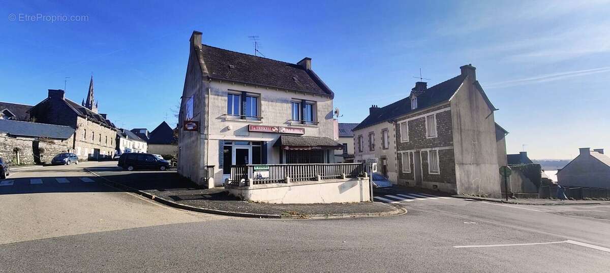 Appartement à CAUREL