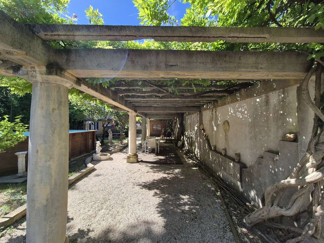 Maison à COURTHEZON