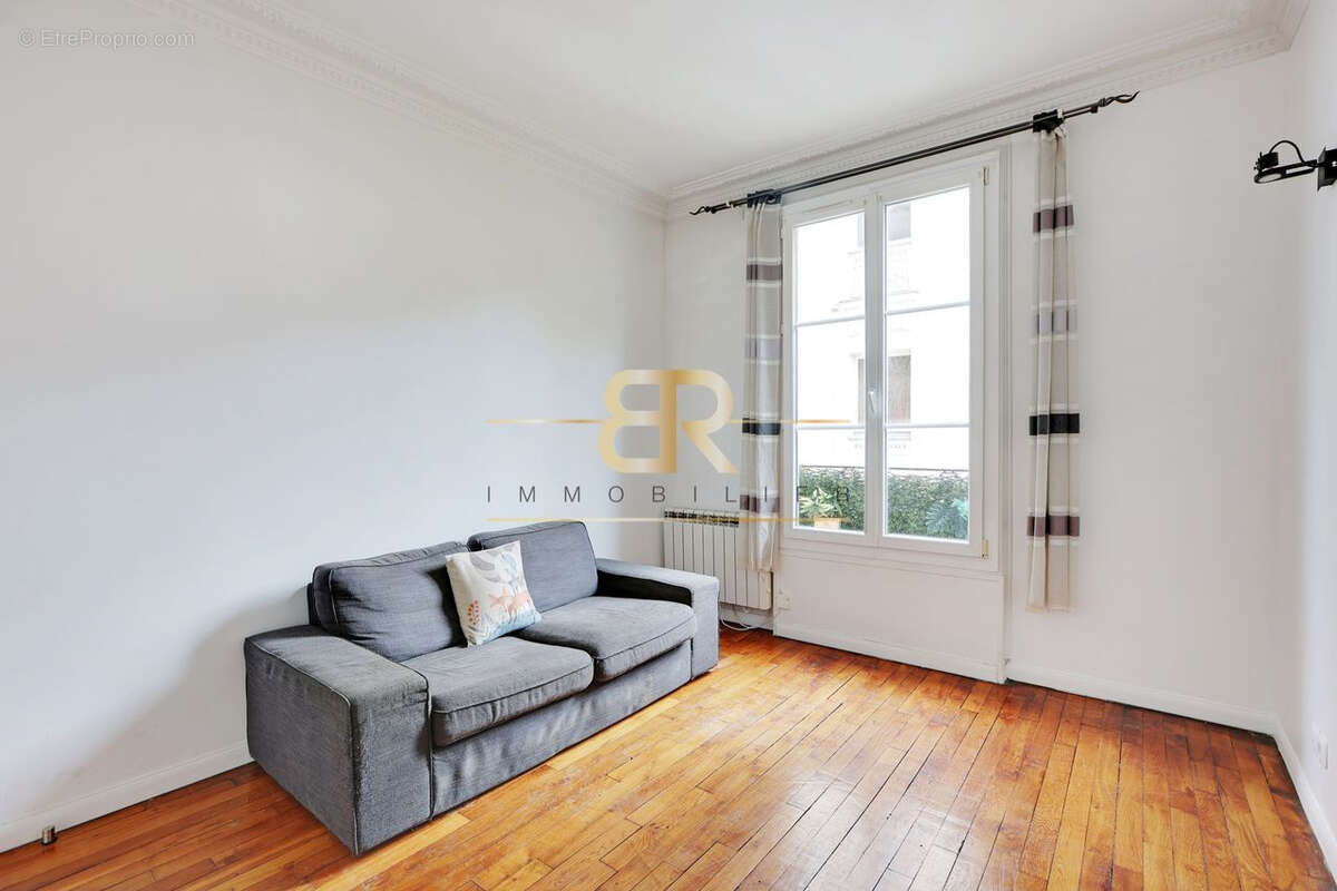 Appartement à PARIS-14E
