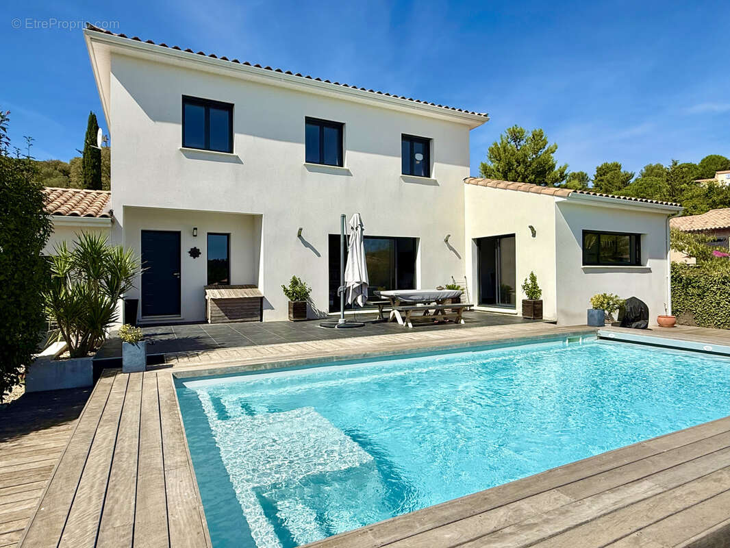 Maison à VAILHAUQUES