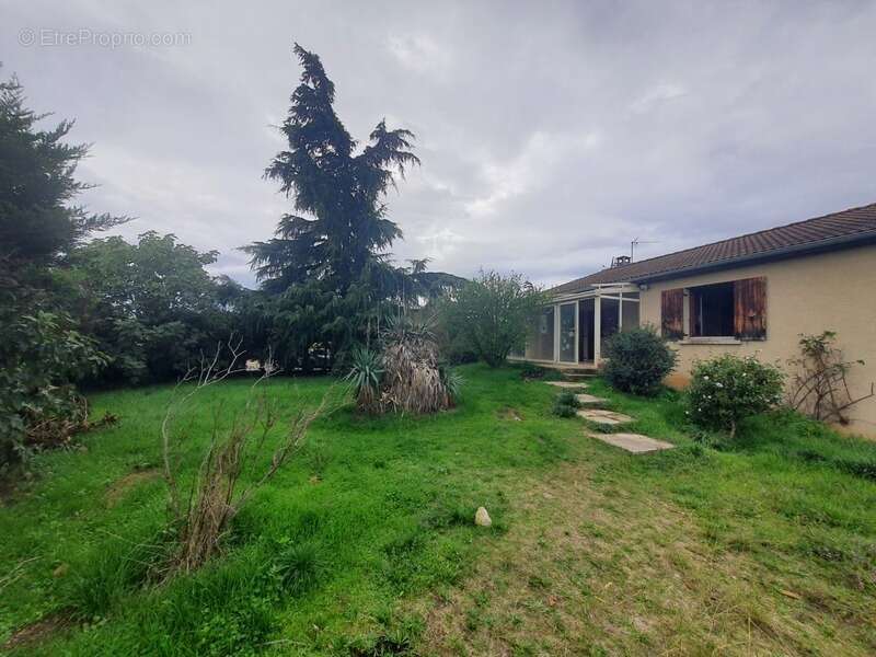 Maison à GRANGES-LES-BEAUMONT