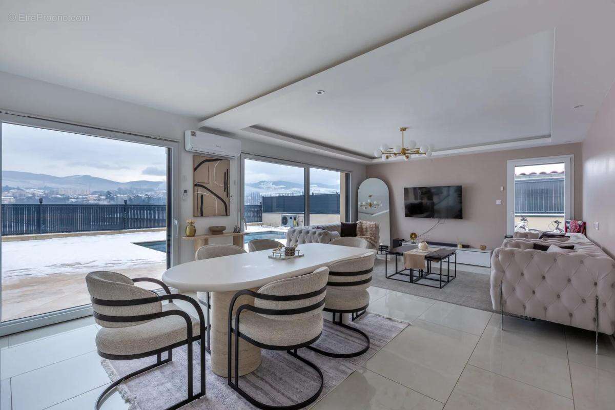 Maison à LA GRAND-CROIX