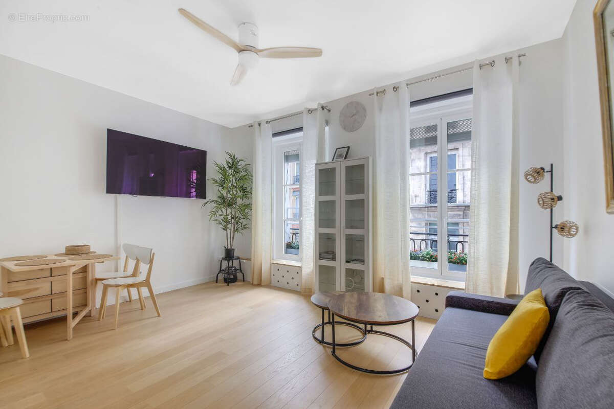 Appartement à PARIS-3E