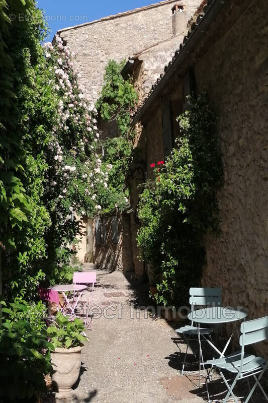 Maison à MALAUCENE