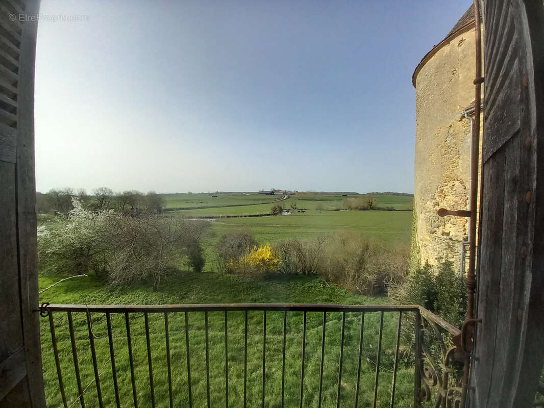 Maison à MONTIGNY-SUR-CANNE