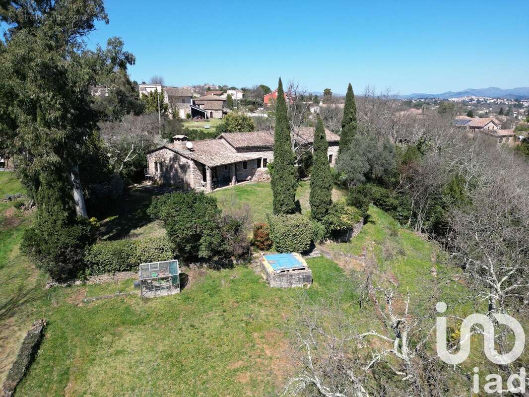 Photo 8 - Maison à SAINT-ETIENNE-DE-FONTBELLON