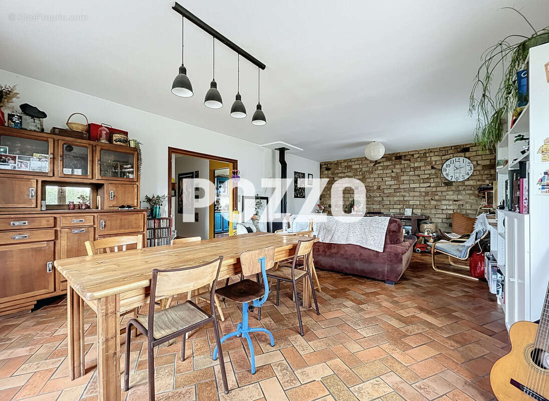 Maison à SAINT-PLANCHERS