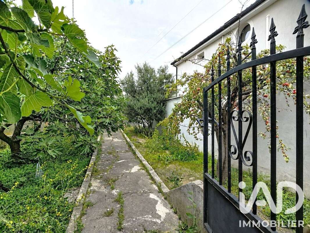 Maison 141 m² à Rosny-Sous-Bois  - photo 2