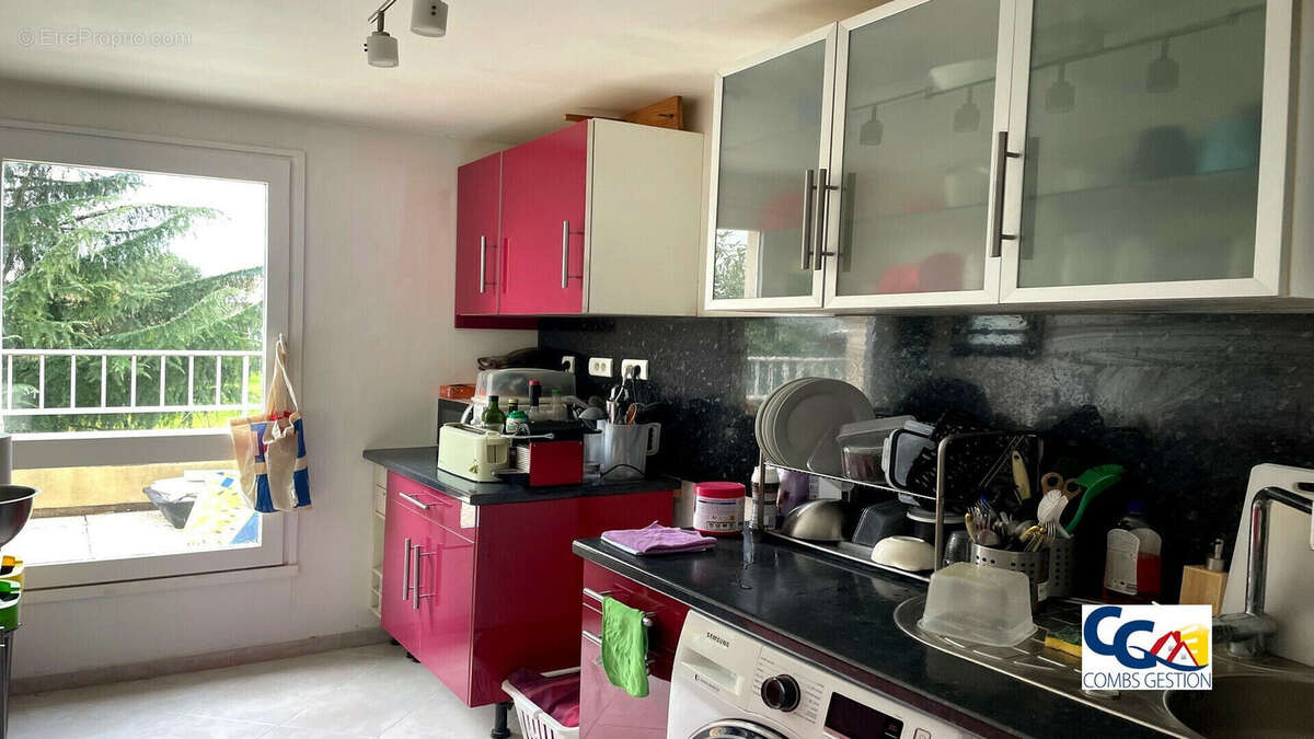 Appartement à COMBS-LA-VILLE