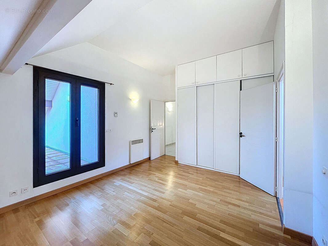 Maison à MENTHON-SAINT-BERNARD