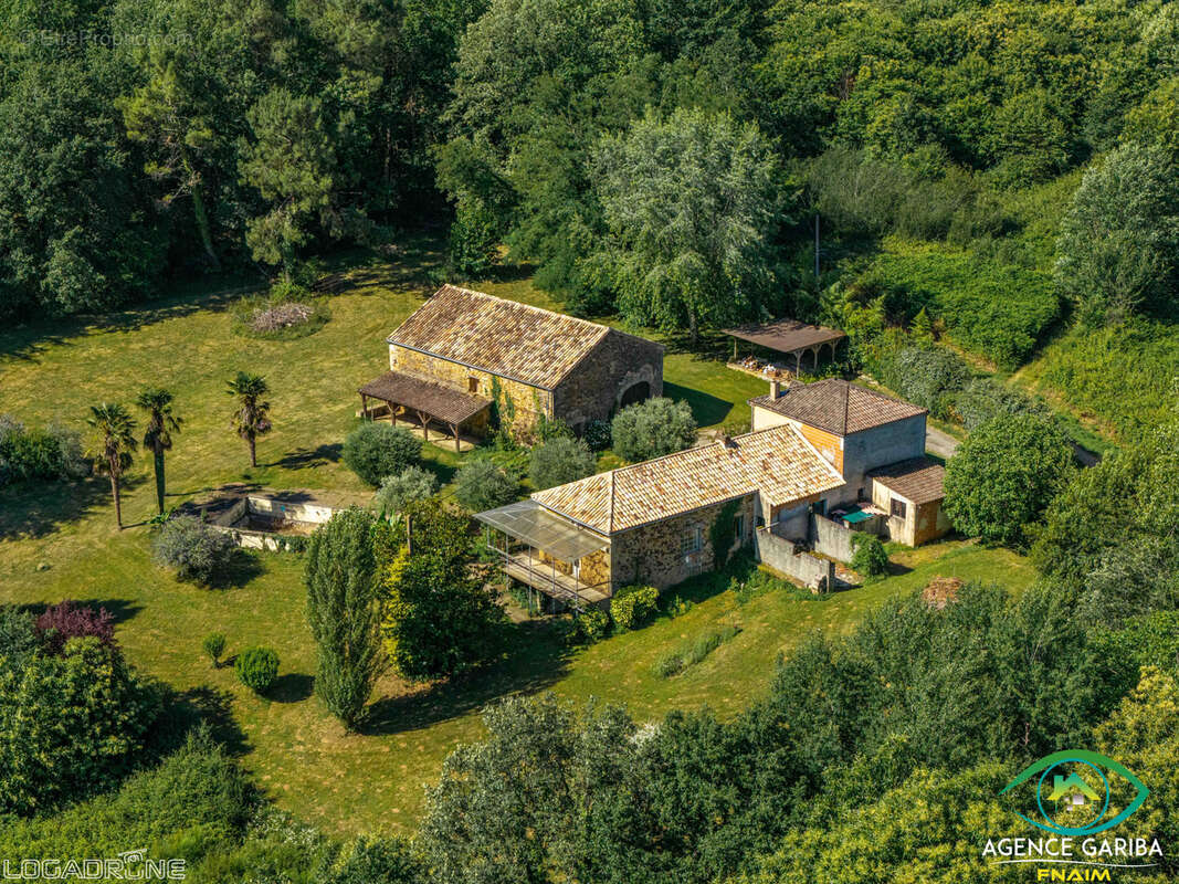 Maison à BLANQUEFORT-SUR-BRIOLANCE