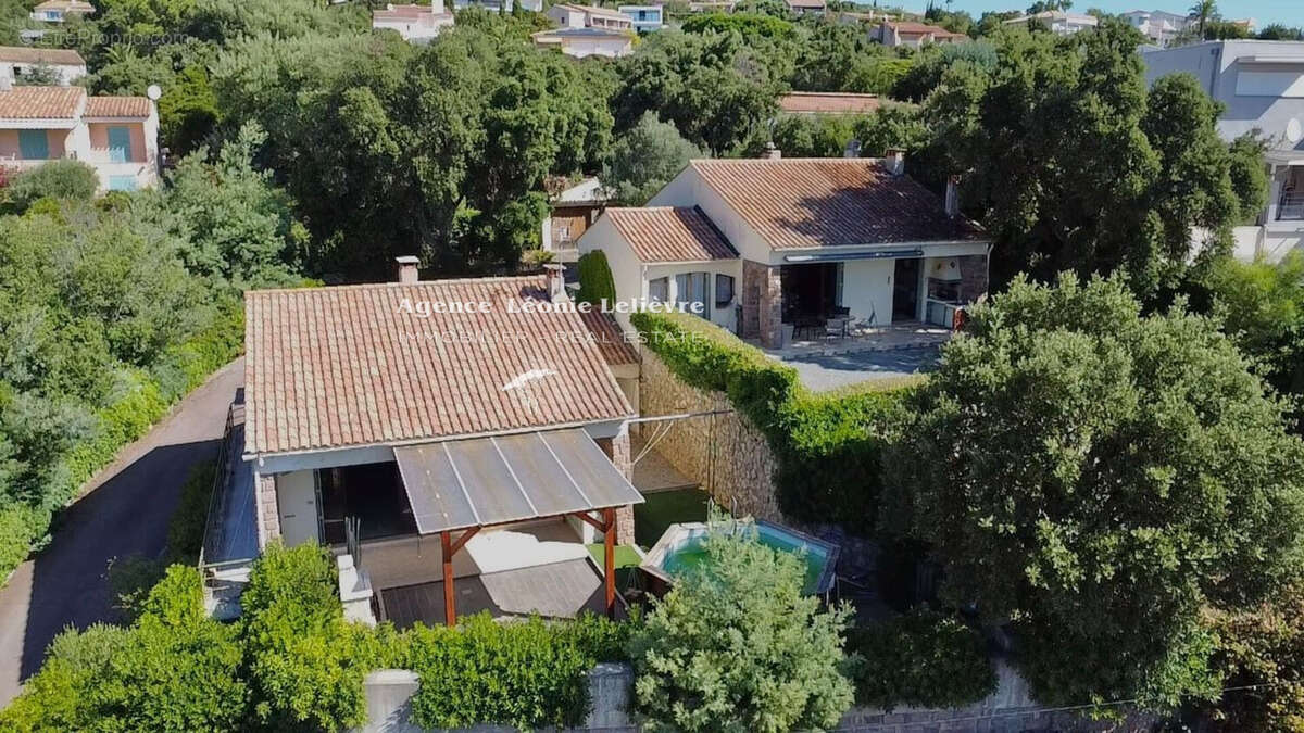 Maison à LES ISSAMBRES