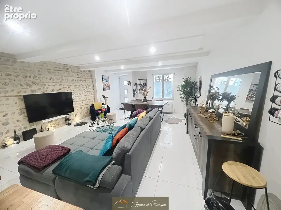 Appartement entierement renove  de type 2 65.77 m2 - photo 5