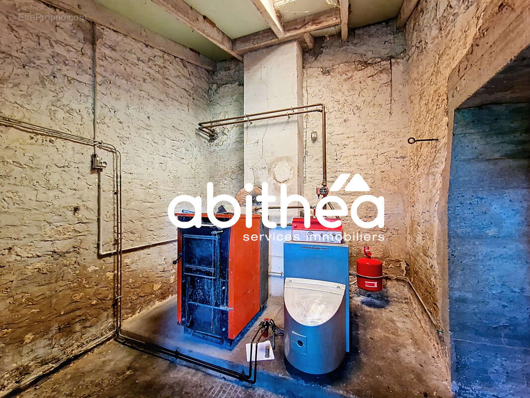 Maison à SAINT-SIMON-DE-PELLOUAILLE