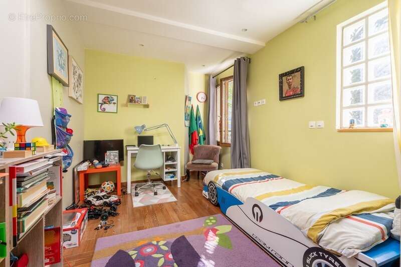 Maison à LE PERREUX-SUR-MARNE